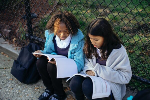 Kids reading